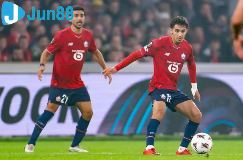 Lille được đánh giá cao hơn và có lợi thế sân nhà trước Paris FC
